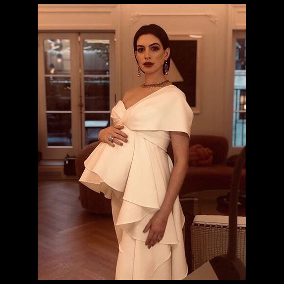 Anne Hathaway, enceinte de son deuxième enfant. Octobre 2019.