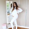 Charlotte Pirroni dévoile son baby bump à 6 mois de grossesse, sur Instagram, le 15 novembre 2019.