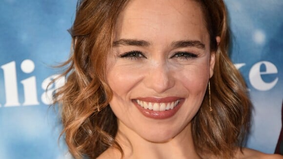 Emilia Clarke forcée à apparaître nue dans Game of Thrones : "C'était compliqué"