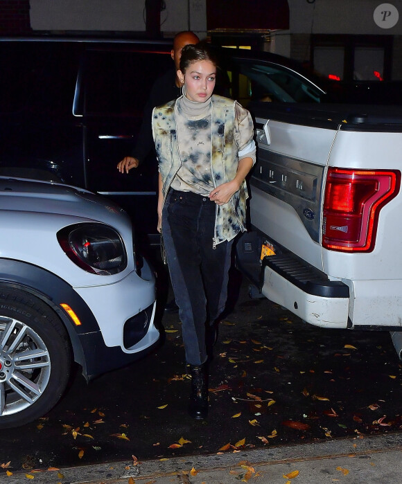 Kendall Jenner et Gigi Hadid sont allées dîner au restaurant italien Carbone à New York, le 19 novembre 2019.