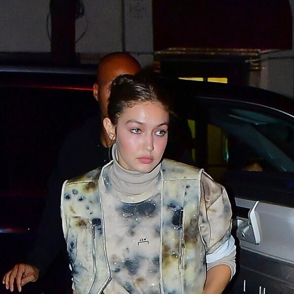 Kendall Jenner et Gigi Hadid sont allées dîner au restaurant italien Carbone à New York, le 19 novembre 2019.