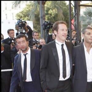 Hichem Yacoubi, Jacques Audiard, Tahar Rahim, Leïla Bekhti, Niels Arestrup lors de la montée des marches d'"Un prophète" au 62e Festival de Cannes le 16 mai 2009.