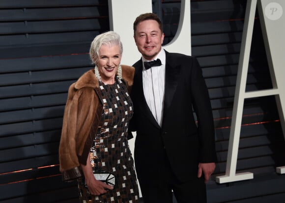 Elon Musk et sa mère Maye Musk à la soirée Vanity Fair Oscar Viewing Party 2017 au Wallis Annenberg Center for the Performing Arts à Berverly Hills, le 26 février 2017. © Chris Delmas/Bestimage