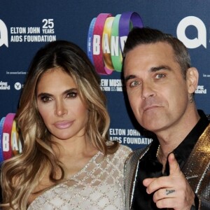 Robbie Williams et sa femme Ayda Field Williams au photocall du gala caritatif de la comédie musicale "Take That The Band" au profit de la Fondation Elton John contre le sida, au théâtre Royal Haymarketau Theatre Royal Haymarket à Londres, Royaume Uni, le 4 décembre 2018.