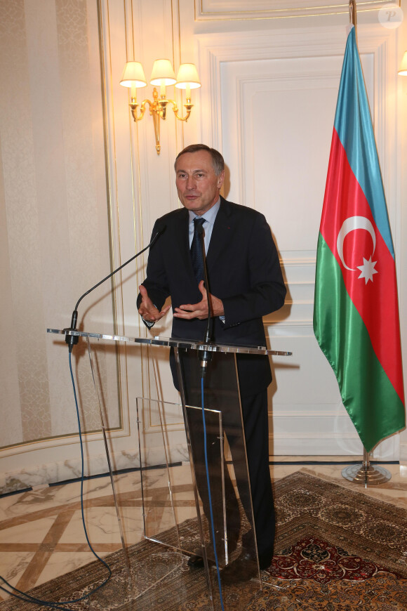 Exclusif - Jean-Marie Bockel lors du vernissage de l'exposition Azerbaïdjan: Terre de Tolérance" de Reza Deghati à Paris, le 22 novembre 2013.