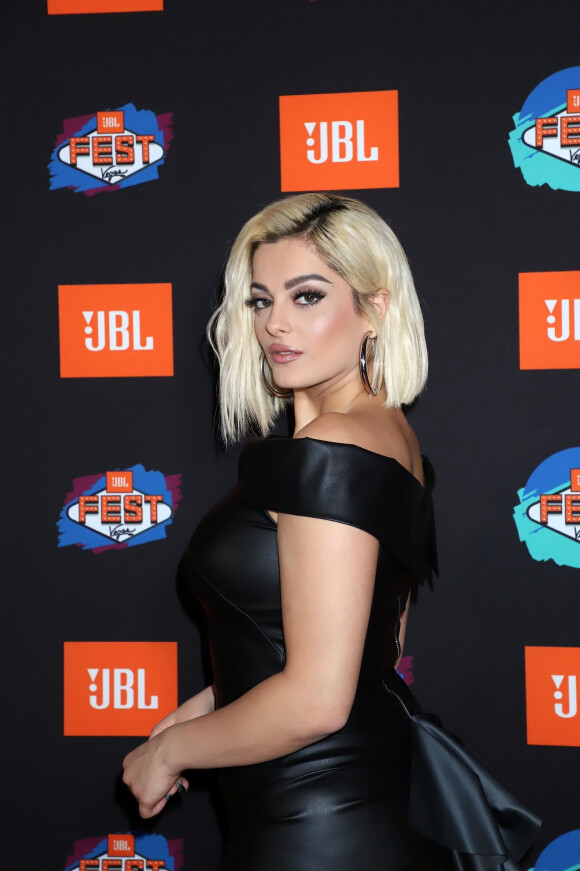 Bebe Rexha au photocall de la 3e édition de la soirée "JBL Fest" à Las Vegas, le 10 octobre 2019.