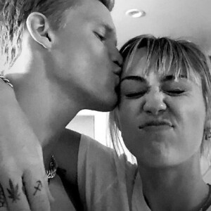 Miley Cyrus et Cody Simpson sur Instagram. Octobre 2019.