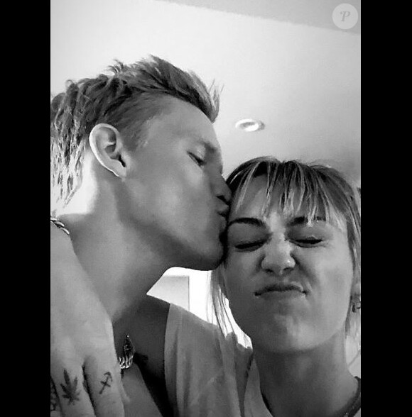 Miley Cyrus et Cody Simpson sur Instagram. Octobre 2019.