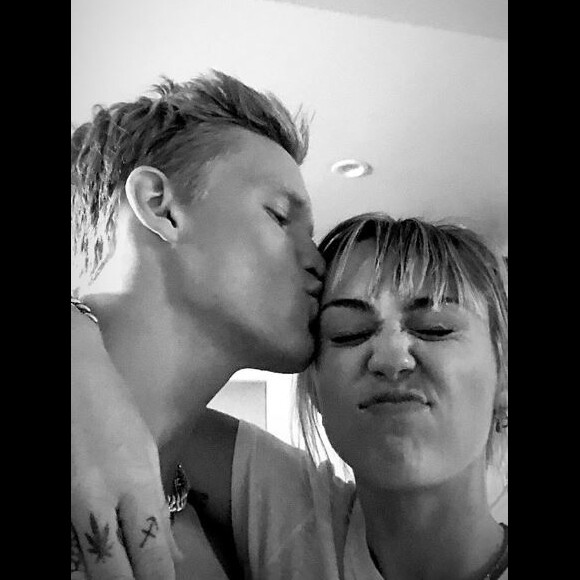 Miley Cyrus et Cody Simpson sur Instagram. Octobre 2019.