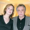 Michel Sardou avec sa fille Cynthia à Bercy, le 30 janvier 2001. 