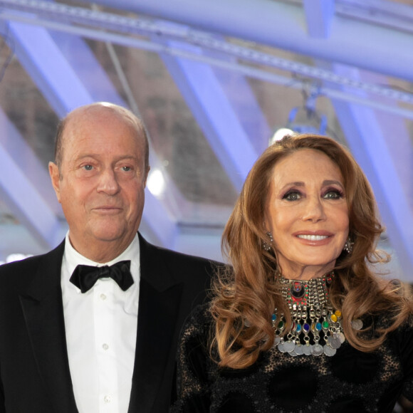 Bernard Danillon et sa compagne Marisa Berenson au photocall de la cérémonie d'ouverture de la 18ème édition du Festival International du Film de Marrakech (FIFM), le 29 novembre 2019. © Romuald Meigneux/Bestimage