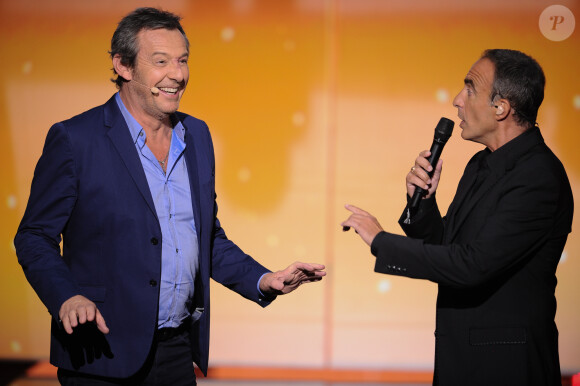 Exclusif - Jean-Luc Reichmann et Nikos Aliagas - Enregistrement de l'émission TV "La Chanson Secrète 2", qui sera diffusée le samedi 14 septembre à 21h05 sur TF1. Après le succès de la première édition, "La Chanson Secrète", présentée par N.Aliagas et produite par DMLS TV, revient sur TF1. 10 artistes ne savent rien de ce qui va se passer pour eux ! Ils ont accepté de jouer le jeu, de se laisser totalement surprendre, émouvoir, parfois même déstabiliser car ils vont découvrir en même temps que les téléspectateurs une surprise : une chanson qui leur rappelle un souvenir important de leur vie revisitée et réinterprétée par un artiste. Les téléspectateurs seront aux premières loges pour vivre ces moments d'intimité musicale rare. Et, en bonus, de nombreux invités inattendus et des proches de l'artiste assis dans le fauteuil viendront l'émouvoir. Le 25 juin 2019 © Gaffiot-Perusseau / Bestimage