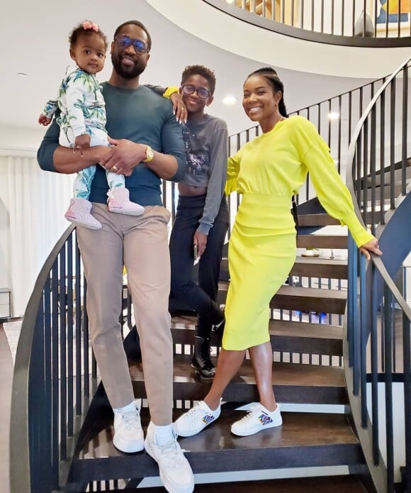 Dwyane Wade avec sa femme Gabrielle Union, leur fille Kaavia et son fils Zion le 28 novembre 2019 pour fêter Thanksgiving.