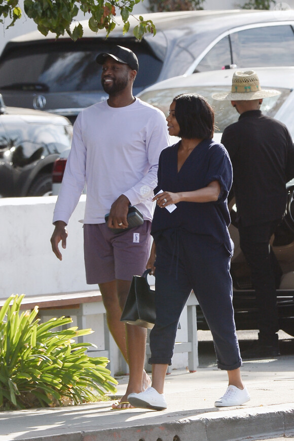 Exclusif - Gabrielle Union et son mari Dwyane Wade se rendent dans un salon de manucure à Los Angeles, le 19 novembre 2018.