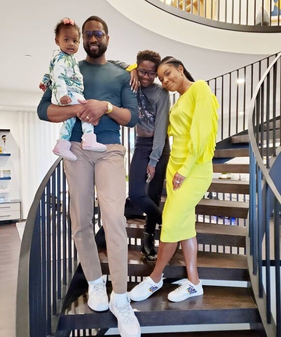 Dwayne Wade avec sa femme Gabrielle Union, leur fille Kaavia et son fils Zion le 28 novembre 2019 pour fêter Thanksgiving.