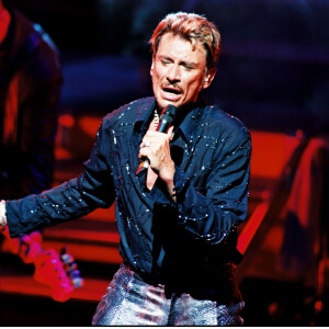 Exclusif - Johnny Hallyday sur scène en concert à l'Olympia à Paris en août 2000.