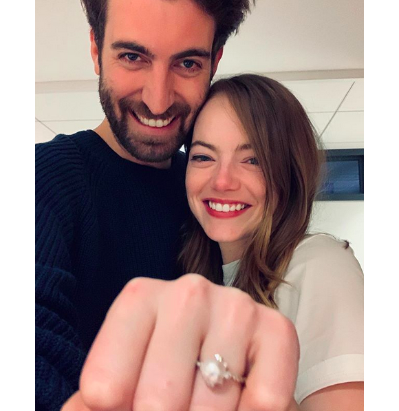 Emma Stone et son compagnon Dave McCary ont annoncé leurs fiançailles sur Instagram, le 5 décembre 2019.