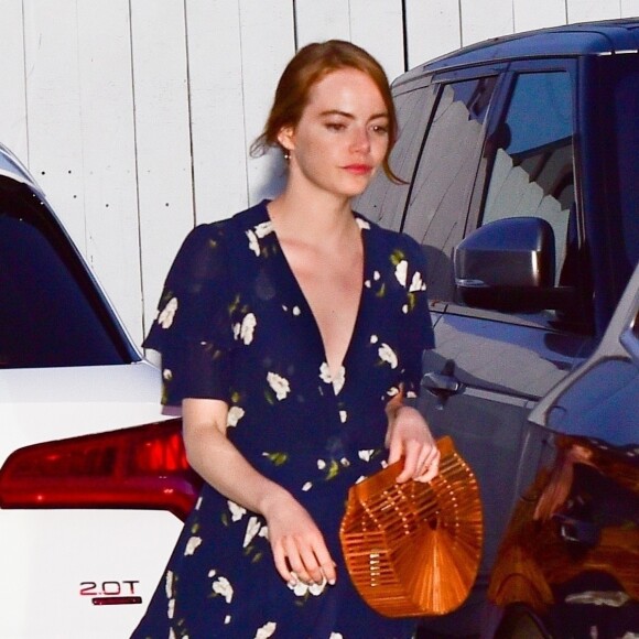 Exclusif - Emma Stone et son compagnon D.McCary sont allés dîner dans le restaurant Giorgio Baldi à Santa Monica, le 8 août 2019.