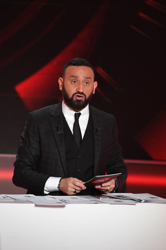 Exclusif - Le "grand débat national" s'est invité sur le plateau de l'émission Balance ton post! , présenté par l'animateur Cyril Hanouna sur C8 vendredi soir 25 janvier 2019 . La secrétaire d'État à l'égalité entre les femmes et les hommes, Marlène Schiappa, était présente en tant que co-animatrice afin d'en ressortir avec des propositions concrètes. © Sebastien Valiela / Bestimage