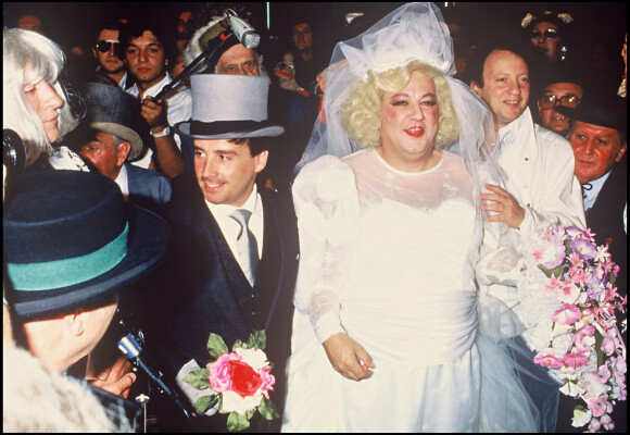Mariage de Coluche et Thierry Le Luron en 1985.