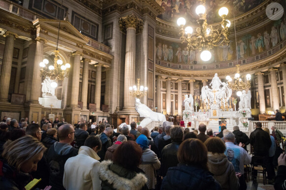 Illustration - Messe en hommage à Johnny Hallyday en l'église La Madeleine à Paris, deux ans après sa mort. Le 9 décembre 2019 © Tiziano Da Silva / Bestimage