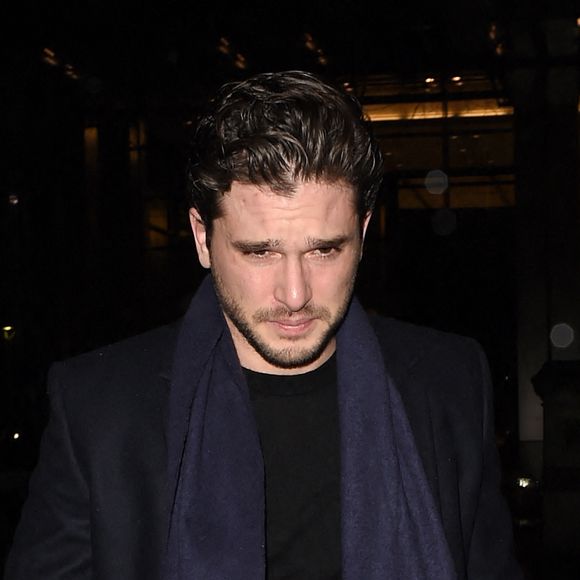 Kit Harington et sa femme Rose Leslie quittent l'église St Botolph-without-Bishopsgate à l'issue de la soirée de chants de Noël de l'association "MS Society". Londres, le 10 décembre 2019.