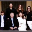 La famille royale de Jordanie présente ses voeux de fin d'année. Rania et le roi Abdullah posent avec leurs quatre enfants : Hussein, Iman, Salma et Hashem