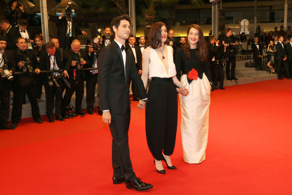 Jérémie Elkaïm, Valérie Donzelli, Anaïs Demoustier - Montée des marches du film "Marguerite & Julien" lors du 68 ème Festival International du Film de Cannes, à Cannes le 19 mai 2015.