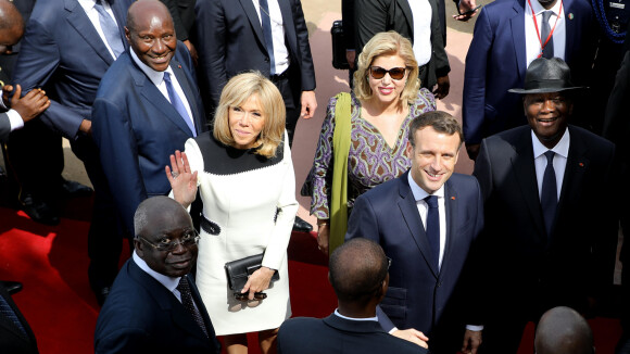 Brigitte Macron à Abidjan : looks épurés et joli déhanché sur Magic System