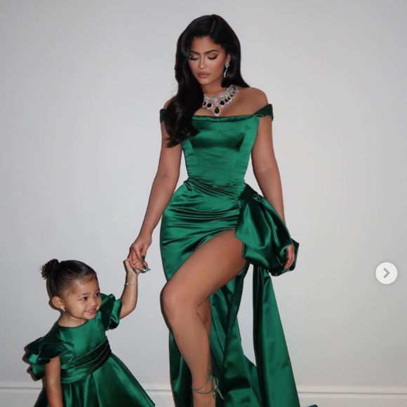 Kylie Jenner et sa fille Stormi ont assisté à la soirée du réveillon de Noël des Kardashian, chez Kourtney Kardashian. Los Angeles, le 24 décembre 2019.