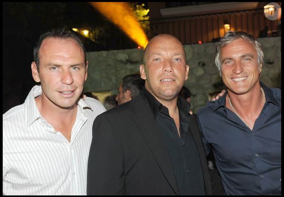 Alain Boghossian, Junior et David Ginola à la soirée Byblos (Saint-Tropez, 28 juillet 2009)