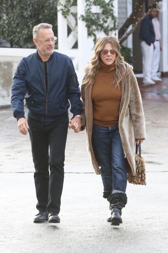 Exclusif - Tom Hanks et sa femme Rita Wilson se promènent main dans la main à Los Angeles Le 02 février 2019