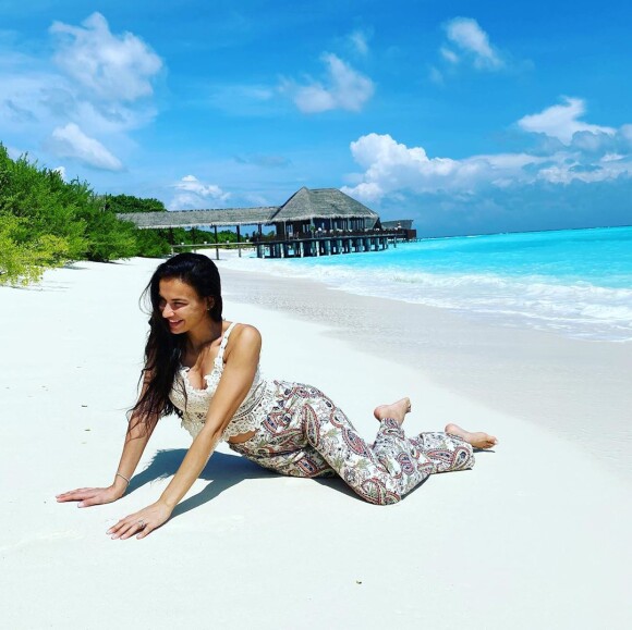 Julie Ricci sur une plage des Maldives pour son voyage de noces, le 12 décembre 2019