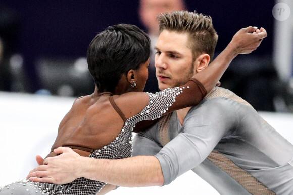 Le couple de patinage artistique français Vanessa James et Morgan Cipres lors des Championnats d'Europe de patinage artistique au Megasport de Moscou, Russie, le 18 janvier 2018.