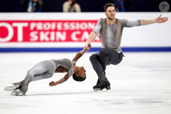Le couple de patinage artistique français Vanessa James et Morgan Cipres lors des Championnats d'Europe de patinage artistique au Megasport de Moscou, Russie, le 18 janvier 2018.