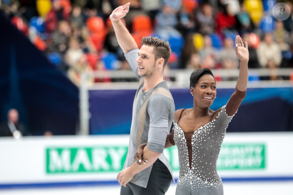 Le couple de patinage artistique français Vanessa James et Morgan Cipres lors des Championnats d'Europe de patinage artistique au Megasport de Moscou, Russie, le 18 janvier 2018.