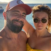 Emilie Picch fiancée : photo ensoleillée avec sa moitié pour officialiser