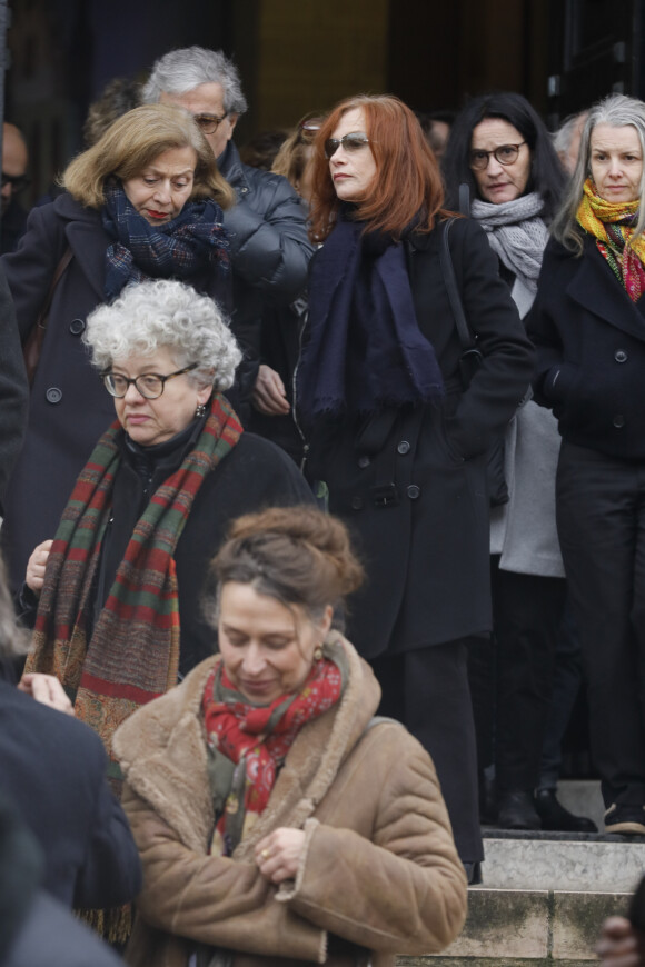 Exclusif - Isabelle Huppert - Obsèques de Claude Régy au crématorium du Père Lachaise à Paris. Le 7 janvier 2020.