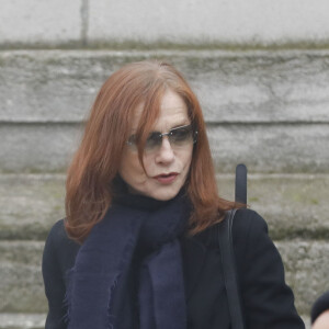 Exclusif - Isabelle Huppert - Obsèques de Claude Régy au crématorium du Père Lachaise à Paris. Le 7 janvier 2020.