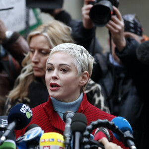Rose McGowan après la conférence de presse - Le procès pour viols et agressions sexuelles d'Harvey Weinstein s'est ouvert à New York, le 6 janvier 2020.
