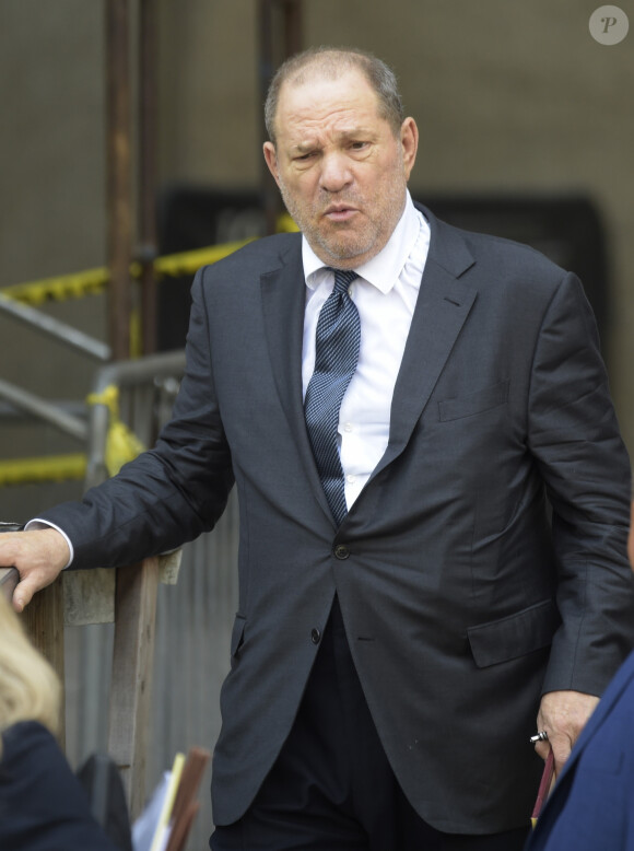 Harvey Weinstein à la sortie du tribunal State Supreme Court de New York où il a présenté sa nouvelle équipe d'avocats en charge d'assurer sa défense notamment D. Rotunno, une puissance avocate de Chicago, le 11 juillet 2019.