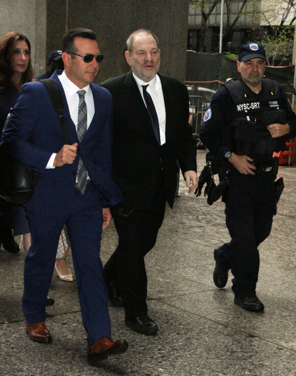 Harvey Weinstein et son avocat arrivent à la Cour suprême de New York. Le 25 avril 2019.