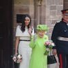Meghan Markle, duchesse de Sussex (en Givenchy), effectue son premier déplacement officiel avec la reine Elisabeth II d'Angleterre, lors de leur visite à Chester. Le 14 juin 2018