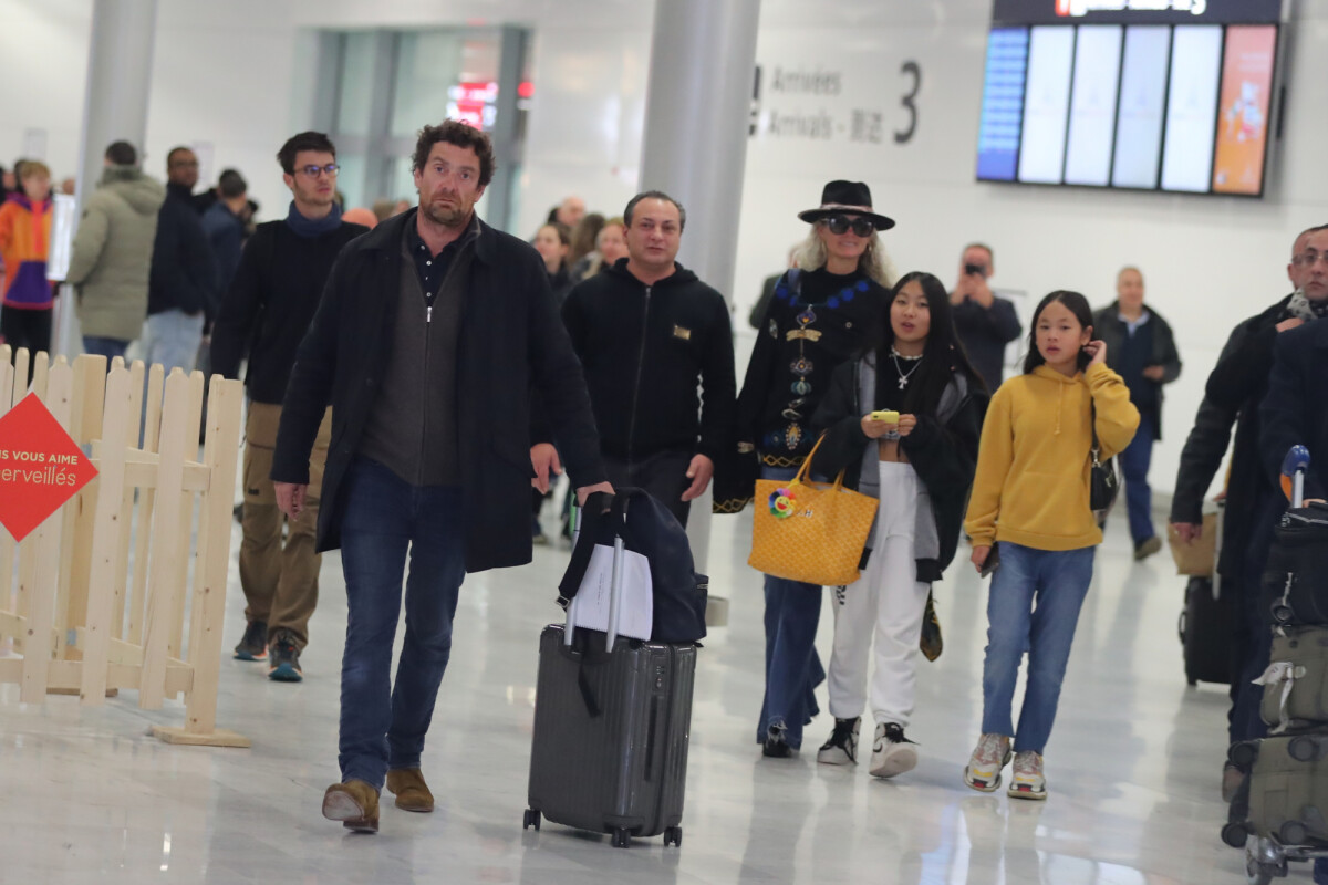 Photo : Exclusif - Laeticia Hallyday, ses filles Jade et Joy, Pascal ...