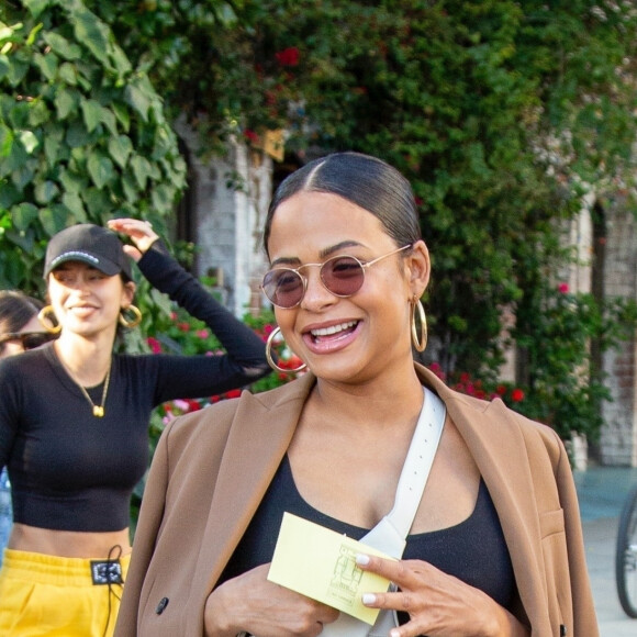 Christina Milian enceinte a déjeuné avec son amie Nicole Williams au restaurant Ivy à los Angeles le 14 janvier 2020.