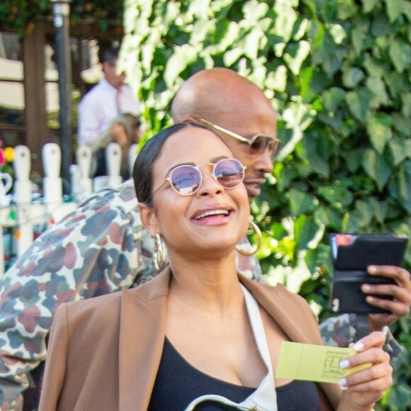 Christina Milian enceinte a déjeuné avec son amie Nicole Williams au restaurant Ivy à los Angeles le 14 janvier 2020.
