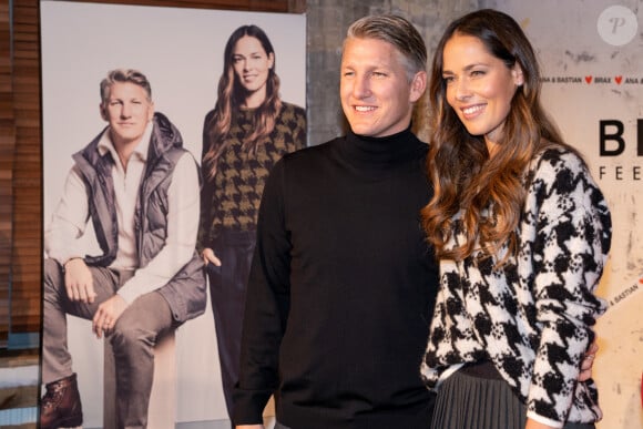 Bastian Schweinsteiger et sa femme Ana Ivanovic lors de la présentation de la collection capsule Ana & Bastian Love Brax dans le cadre de la semaine de la mode Mercedes-Benz à Berlin, Allemagne, le 14 janvier 2020.