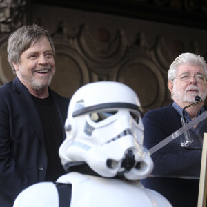 Mark Hamill et George Lucas - Mark Hamill reçoit son étoile sur le célèbre Walf of Fame d'Hollywood Boulevard à Los Angeles, le 8 mars 2018. © Ringo Chiu via Zuma Press/Bestimage