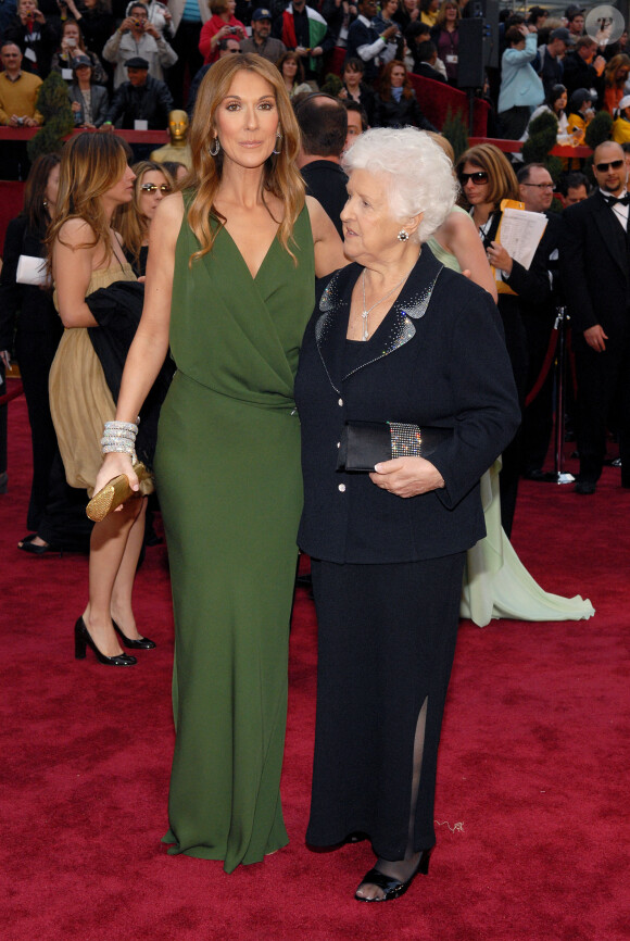 Céline Dion et sa mère Thérèse en février 2007 à Los Angeles pour la 79e cérémonie des Oscars.