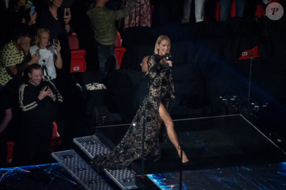 Céline Dion en concert à Miami le 17 janvier 2020 lors de son Courage World Tour, quelques heures seulement après la mort de sa mère Thérèse.